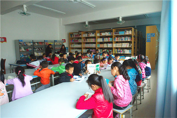 震后八年：朗朗书声传来，，，，，理想之花绽放
