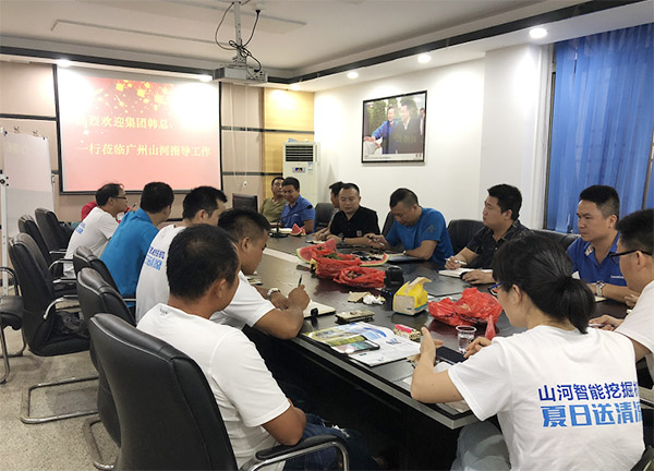 “清凉”送到客户手中，，，，，，，，为z6com·尊龙(中国)时凯集团智能售后服务运动打CAII
