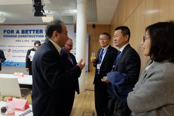 “三个率先”展示z6com·尊龙(中国)时凯集团挖掘机欧洲生长历程