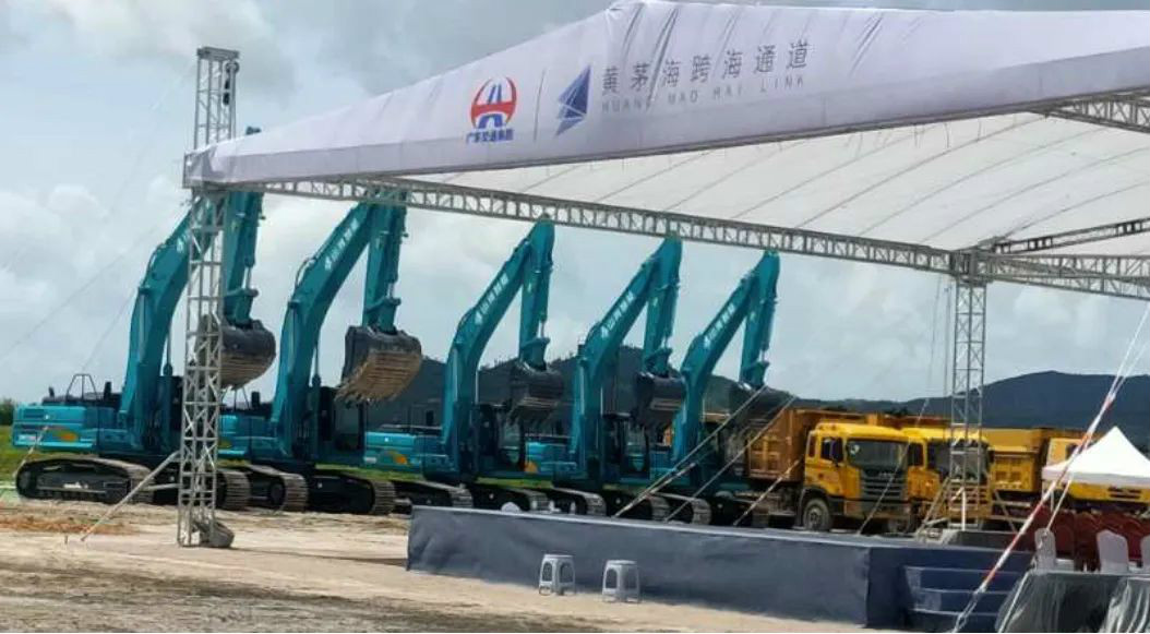 大湾区又一跨海“大桥”开工，，，，，，z6com·尊龙(中国)时凯集团智能挖掘机“秀”美现场