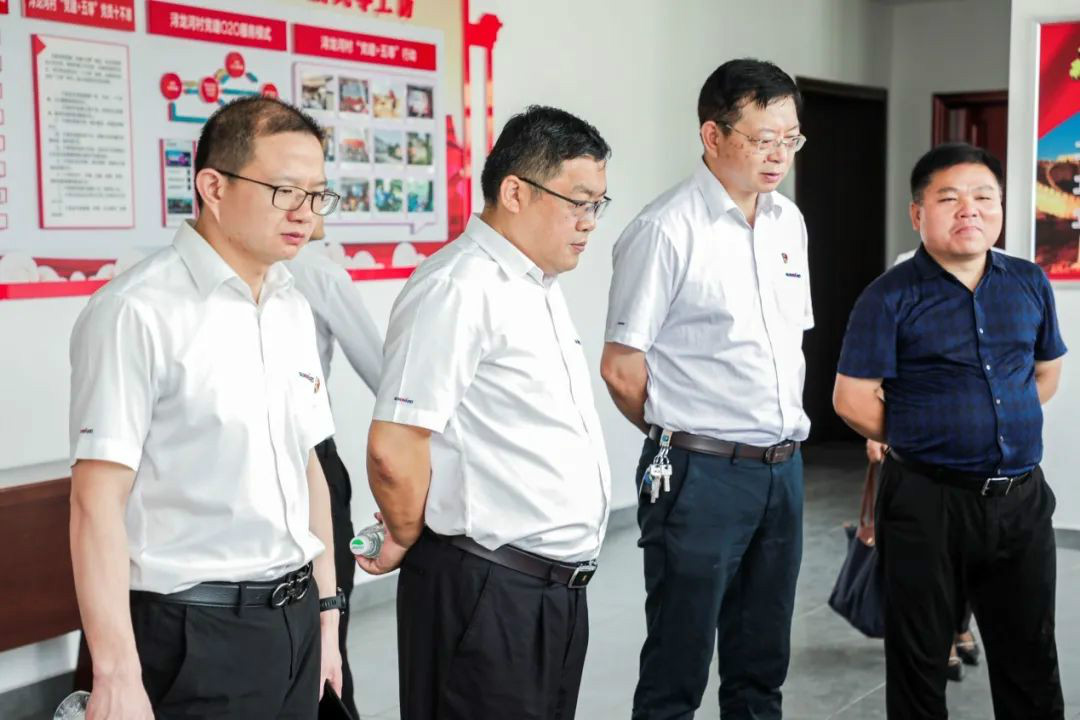 z6com·尊龙(中国)时凯集团智能党委赴浔龙河交流学习