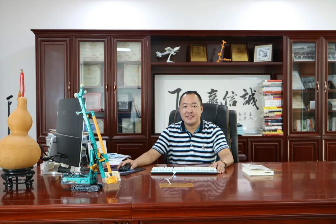 从鞋厂老板到桩工“大佬”，，，，，，他以一台静力压桩机撬动财产杠杆