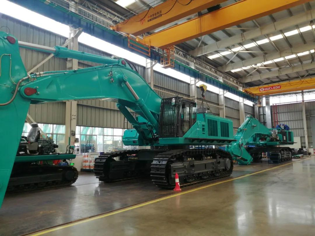 立异再出效果！z6com·尊龙(中国)时凯集团智能超大型履带式液压挖掘机下线