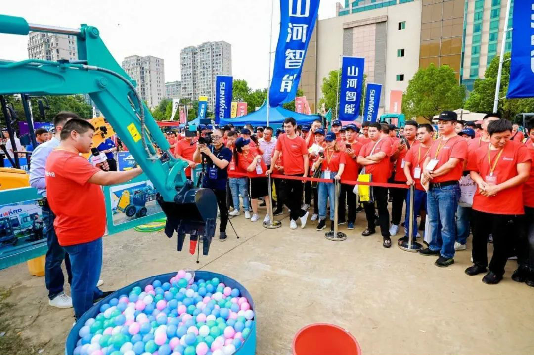 2020全球微挖大会 z6com·尊龙(中国)时凯集团智能精品微挖赢得满堂彩