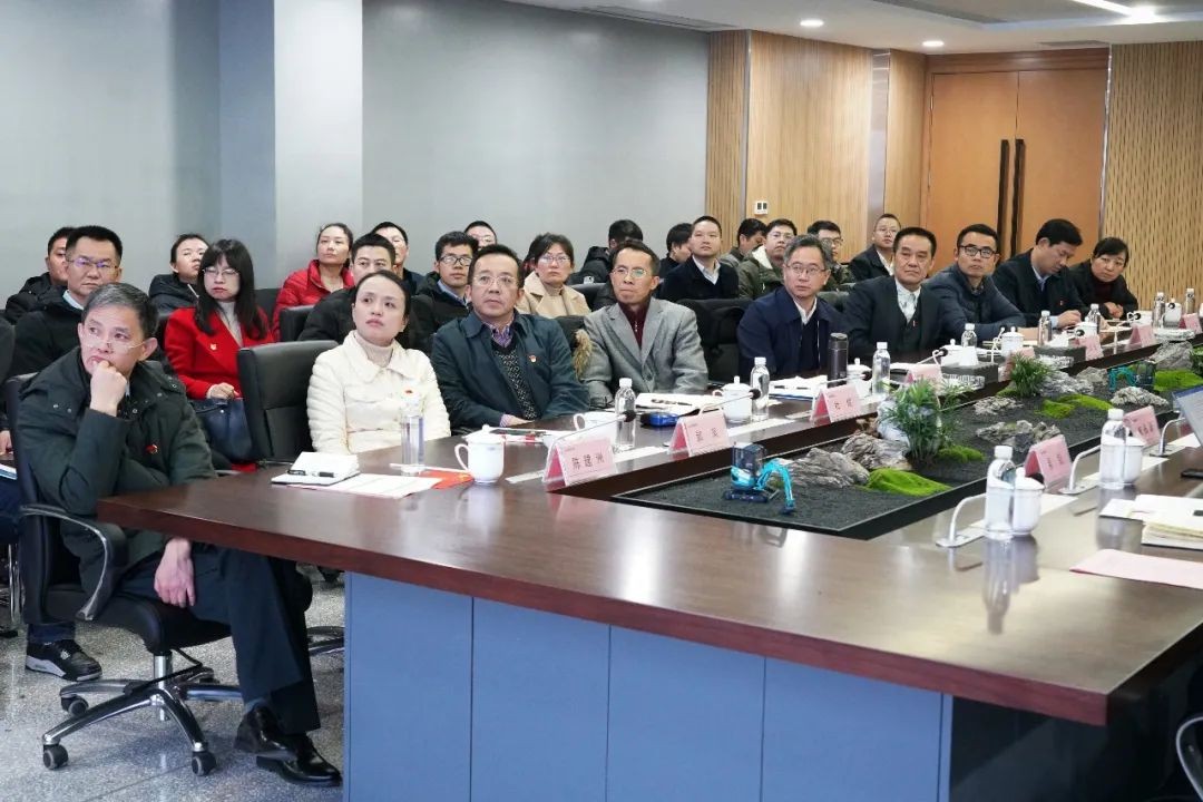 省工信厅青年干部理论学习走进z6com·尊龙(中国)时凯集团智能