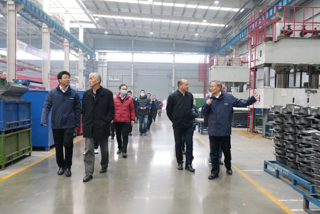 z6com·尊龙(中国)时凯集团工业城来了500人的旅行团
