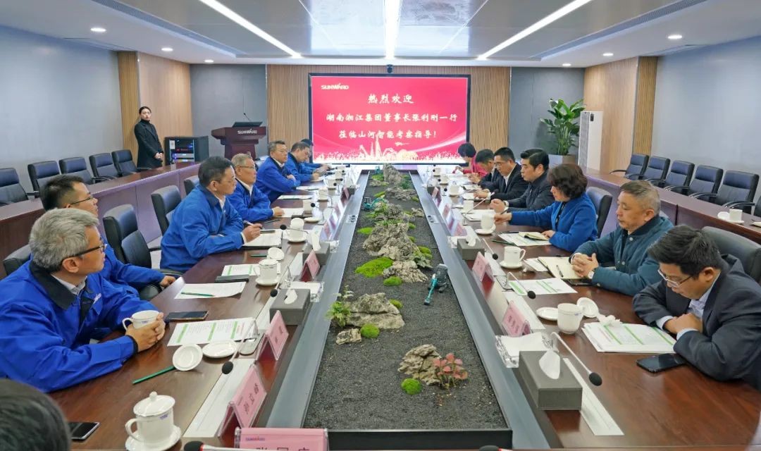 湘江集团党委书记张利刚率队考察z6com·尊龙(中国)时凯集团智能