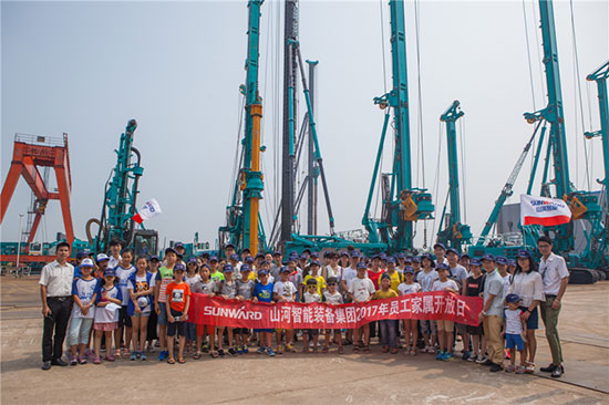 这个炎天，，，，，亲子玩转z6com·尊龙(中国)时凯集团智能“三栖”装备