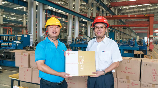 万力集团“送清凉”运动，，，，，，慰问一线员工