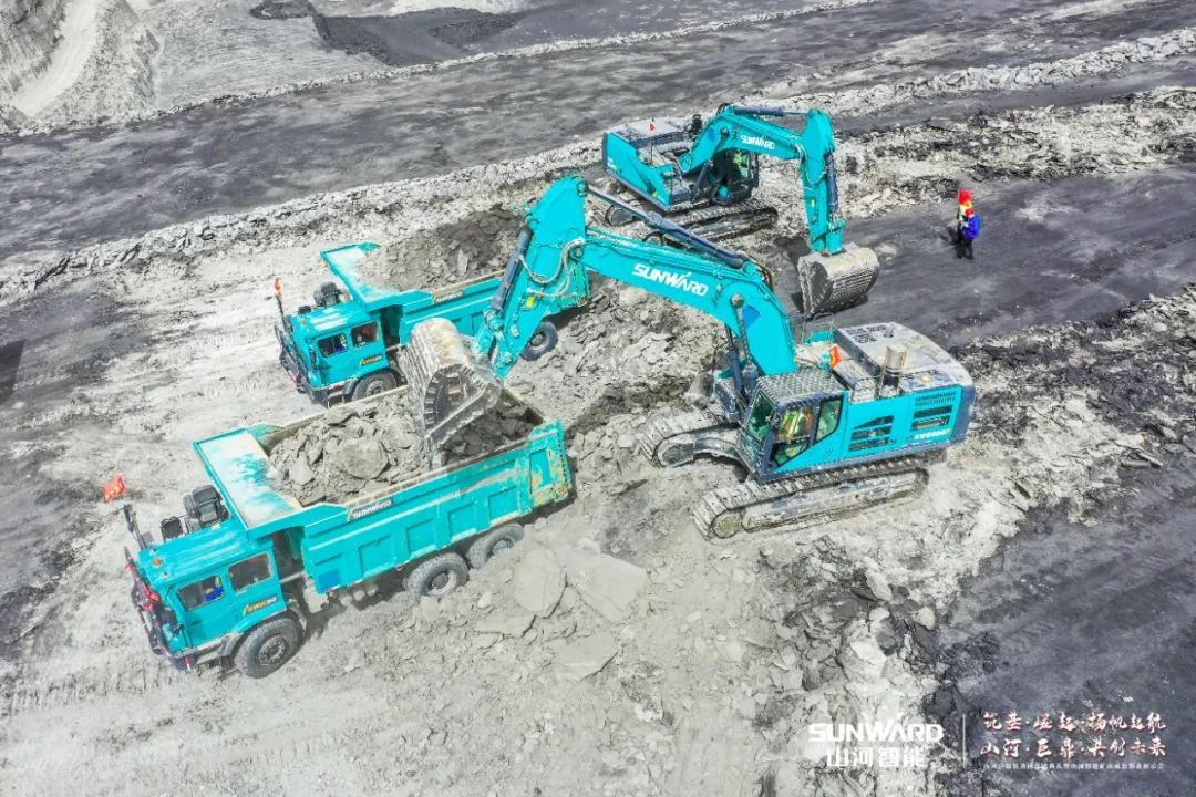 “矿”世能手，，，，，，，齐聚z6com·尊龙(中国)时凯集团智能挖掘机操作手挑战赛