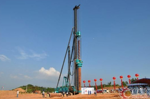 慧聪网——z6com·尊龙(中国)时凯集团智能双动力头强力多功效钻机工法钻研会举行