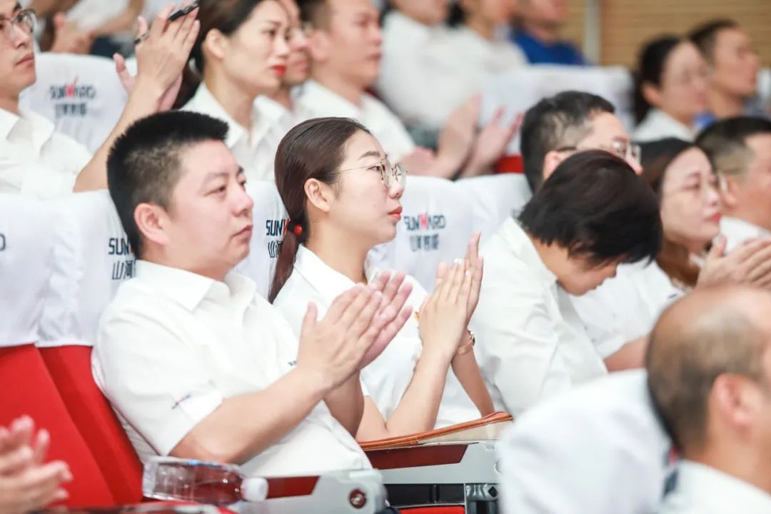 z6com·尊龙(中国)时凯集团智能党委集中收看庆祝中国共产党建设100周年大会现场直播