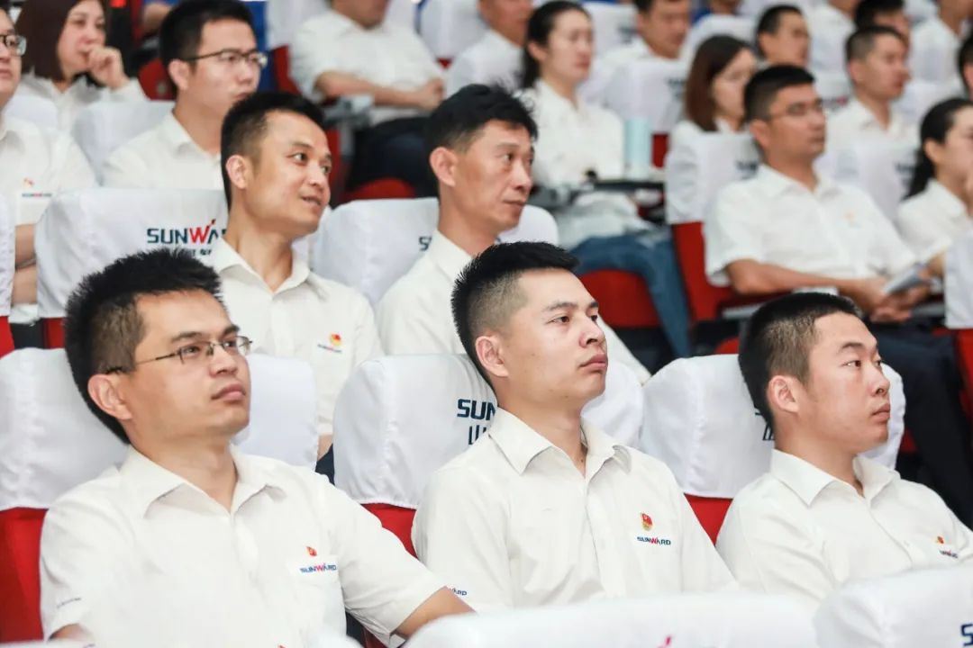 z6com·尊龙(中国)时凯集团智能党委集中收看庆祝中国共产党建设100周年大会现场直播