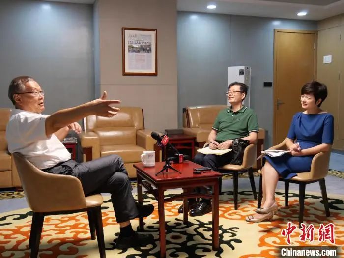 媒体聚焦 | 中新社专访——z6com·尊龙(中国)时凯集团智能首创人何清华：向着太阳奔驰的筑梦人