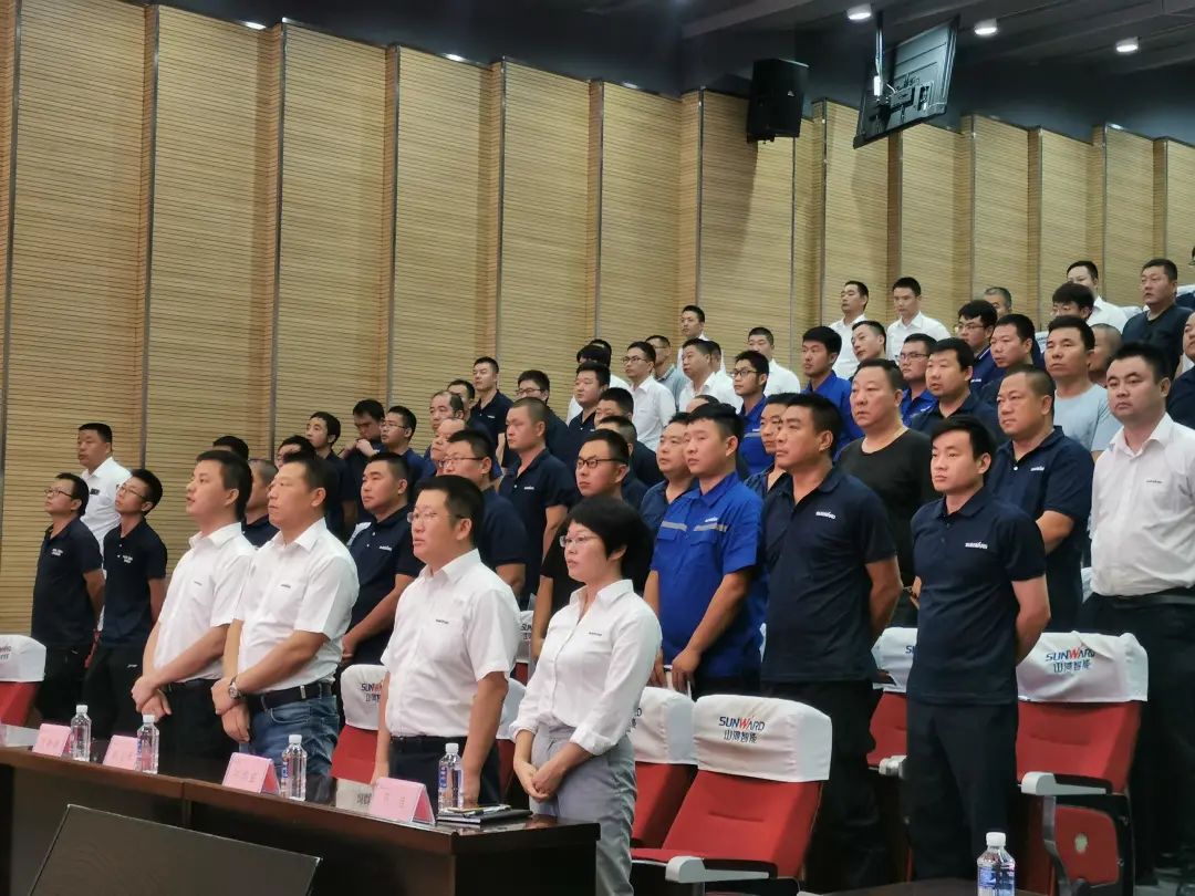 z6com·尊龙(中国)时凯集团智能挖掘机事业部启动2021服务手艺评定暨服务万里行总结大会