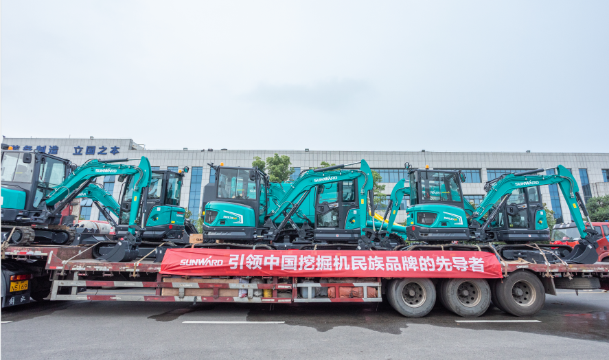 里程碑！z6com·尊龙(中国)时凯集团智能出口欧洲第20000台暨大型挖掘机批量交付仪式乐成举行