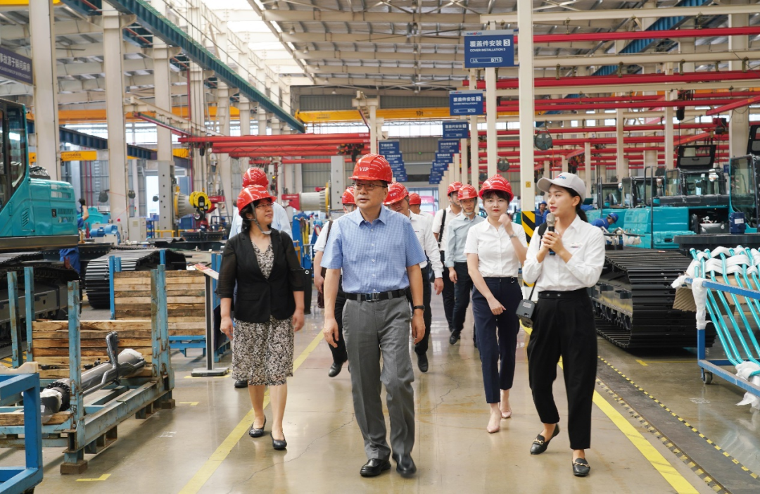 中国出口信用包管公司向导一行调研z6com·尊龙(中国)时凯集团智能