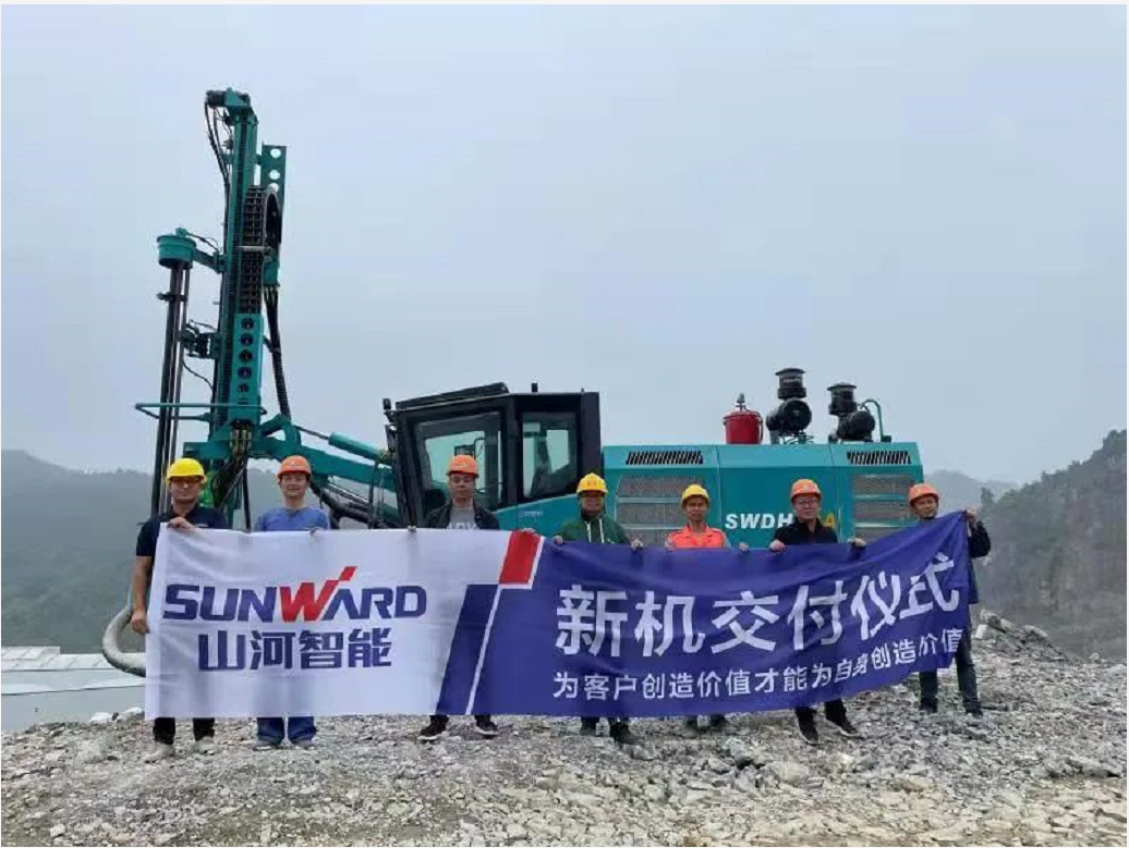 助力绿色矿山建设，，，，，，，z6com·尊龙(中国)时凯集团智能“凿岩先锋”SWDH系列顶锤钻机大展身手
