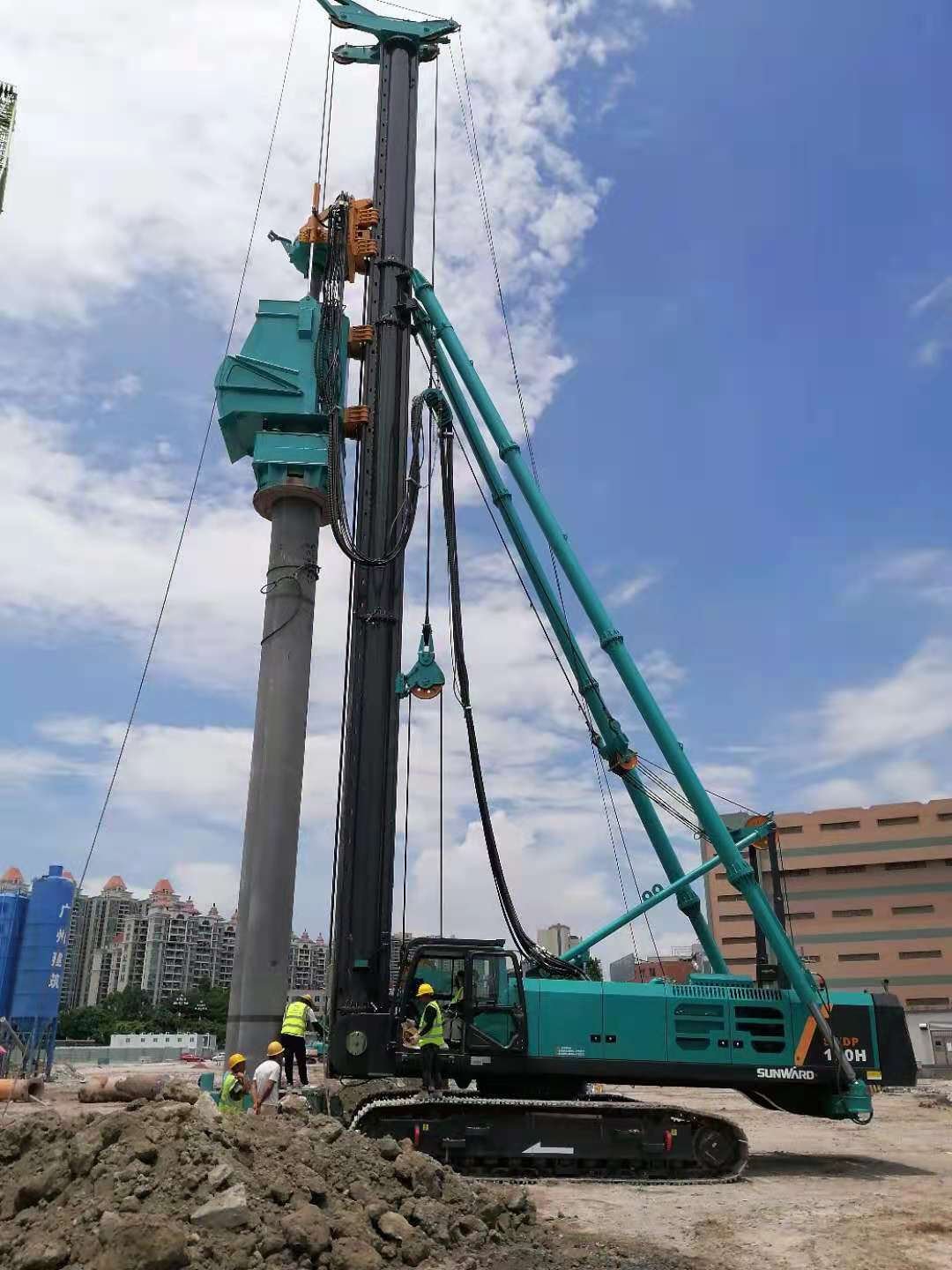 入岩效率取得突破性提升！z6com·尊龙(中国)时凯集团智能随钻跟管钻机广受好评