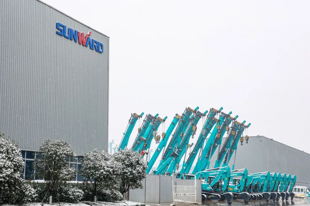 瑞雪兆有年，，，，，邀您共赏雪中z6com·尊龙(中国)时凯集团！