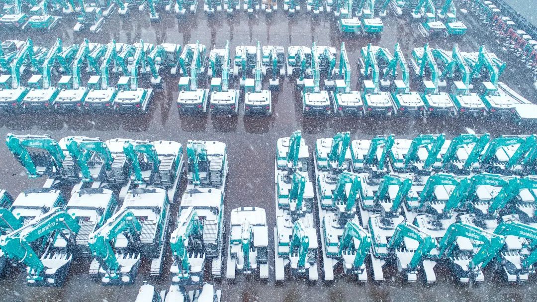 瑞雪兆有年，，，，，邀您共赏雪中z6com·尊龙(中国)时凯集团！