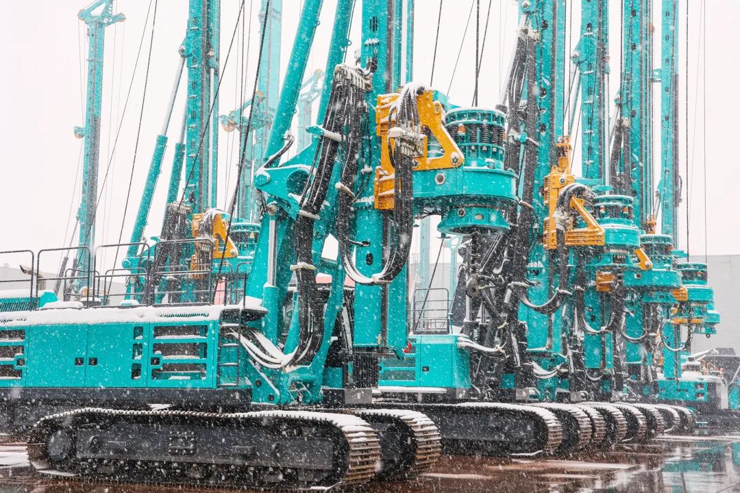 瑞雪兆有年，，，，，邀您共赏雪中z6com·尊龙(中国)时凯集团！
