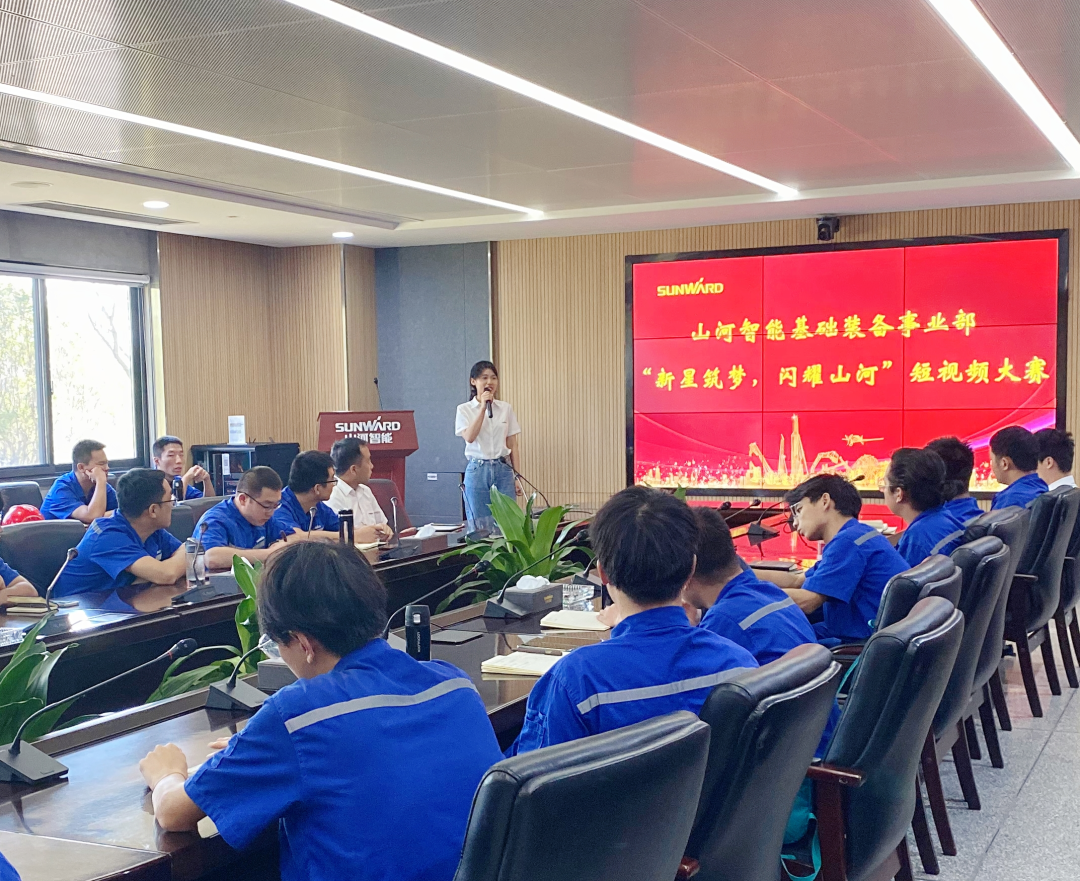 你好 2022！再见 2021！我与z6com·尊龙(中国)时凯集团智能共生长