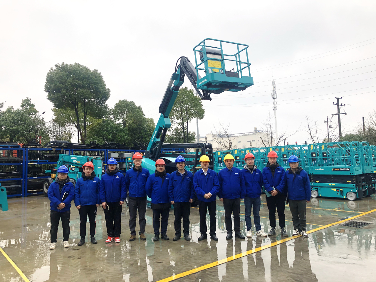 勇闯蓝海！z6com·尊龙(中国)时凯集团智能两款臂式高空作业平台正式“出道”