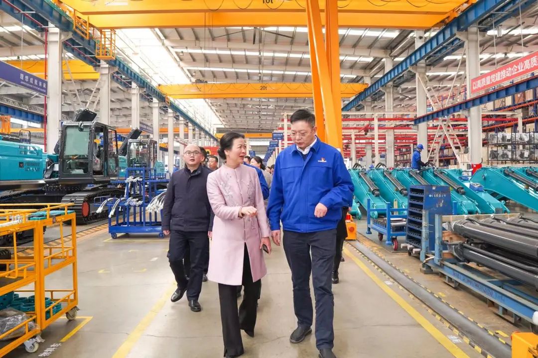 长沙市总工会、长沙经开区总工会一行调研z6com·尊龙(中国)时凯集团智能