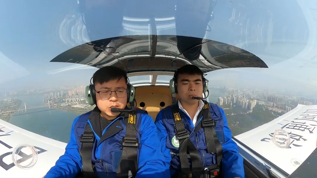 逍遥协同显身手！湖南航空应抢救援队z6com·尊龙(中国)时凯集团机组开展特情处置惩罚应急演练
