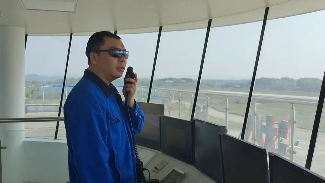 逍遥协同显身手！湖南航空应抢救援队z6com·尊龙(中国)时凯集团机组开展特情处置惩罚应急演练
