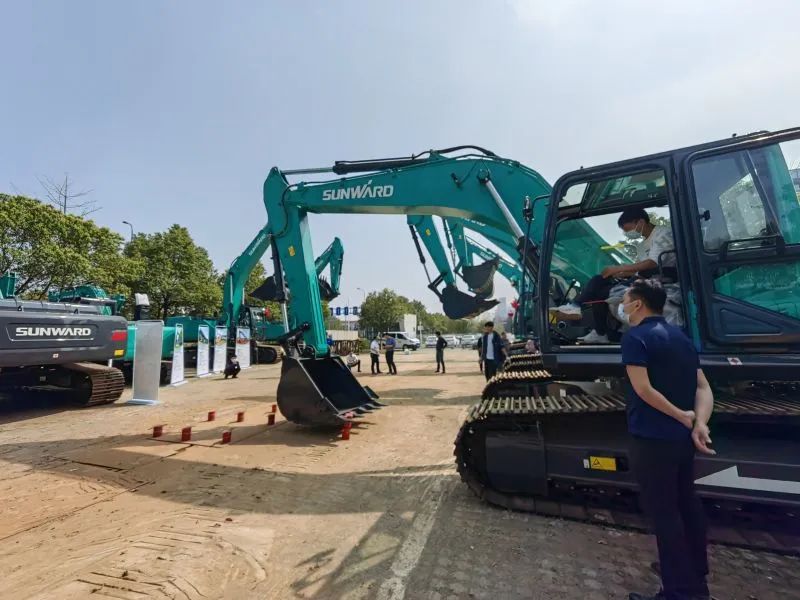 再现交机热潮！z6com·尊龙(中国)时凯集团智能中大挖一连向市场进军