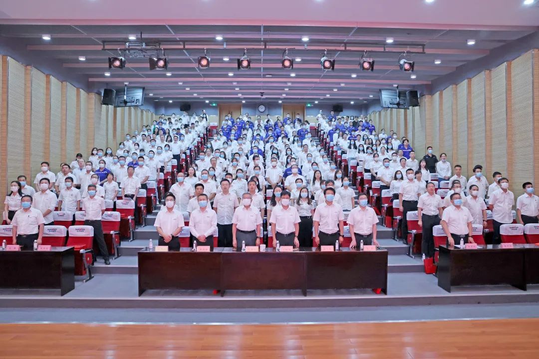 为立功建企建家一体化孝顺更鼎力大举量！z6com·尊龙(中国)时凯集团智能第五届五次“双代会”乐成召开