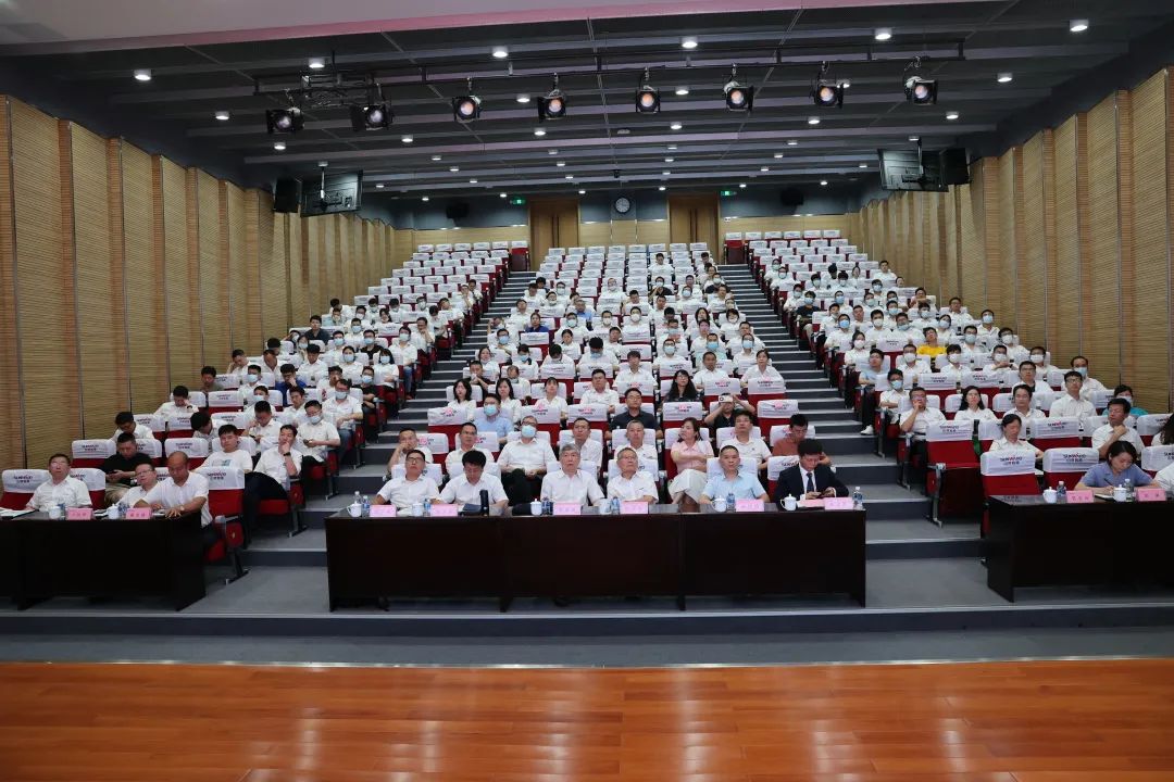 立异引领，，，，，，，智造未来！“2022院士专家长沙行”高端装备高质量生长钻研会盛大举行