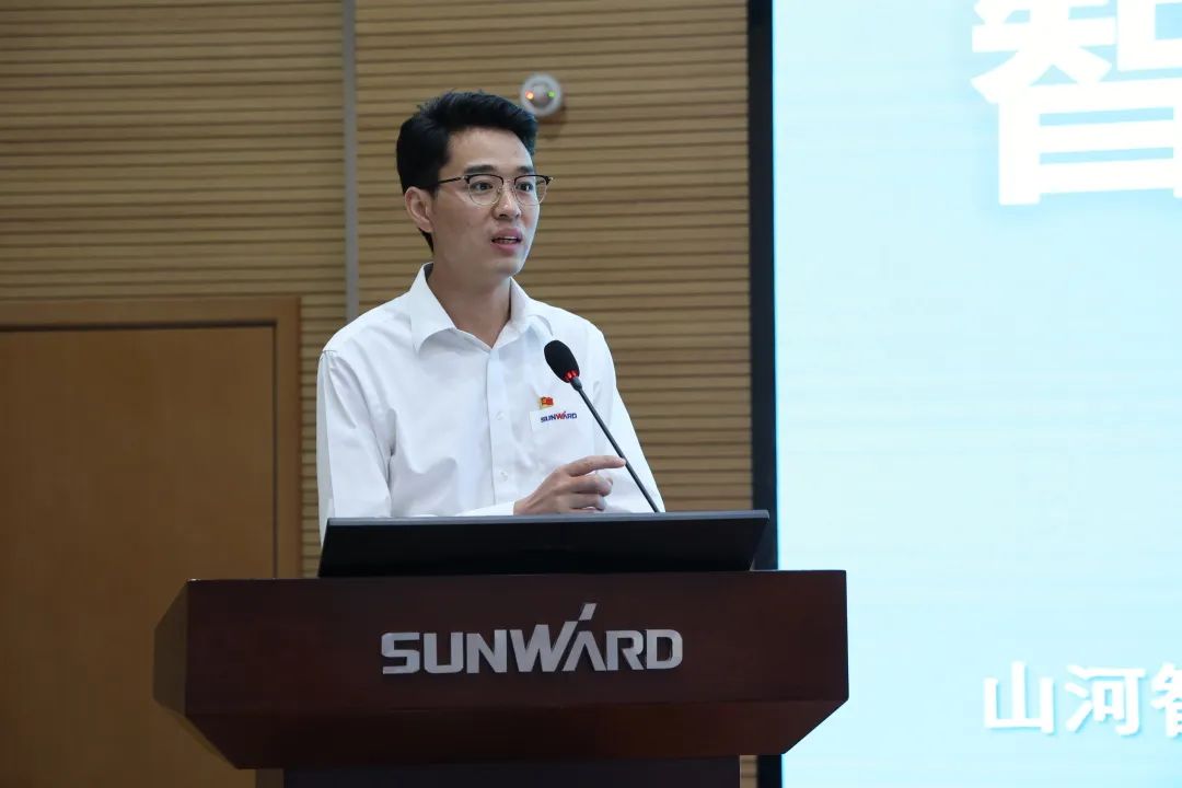 立异引领，，，，，，，智造未来！“2022院士专家长沙行”高端装备高质量生长钻研会盛大举行