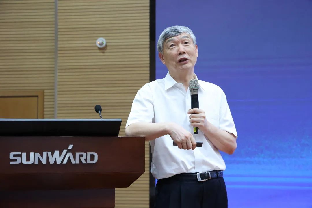 立异引领，，，，，，，智造未来！“2022院士专家长沙行”高端装备高质量生长钻研会盛大举行