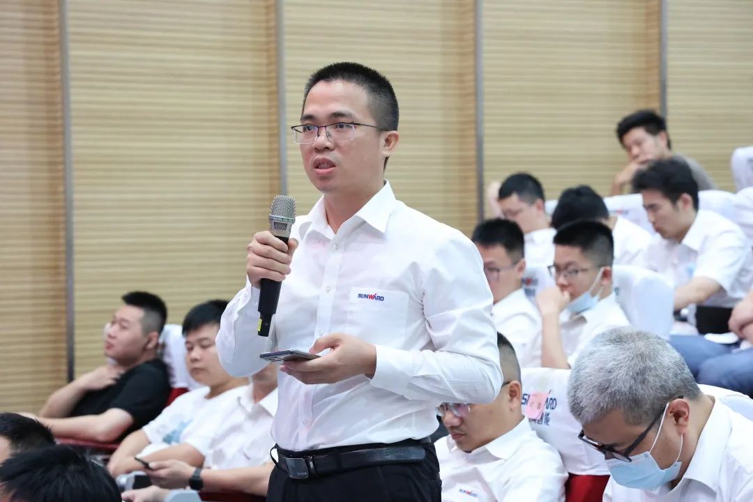 立异引领，，，，，，，智造未来！“2022院士专家长沙行”高端装备高质量生长钻研会盛大举行