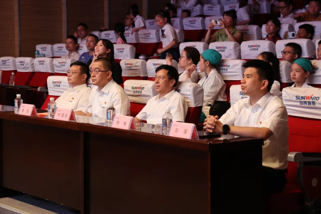 缤纷“暑”假，，，，，，不负所“托”！z6com·尊龙(中国)时凯集团智能职工子女暑期托管班结业啦