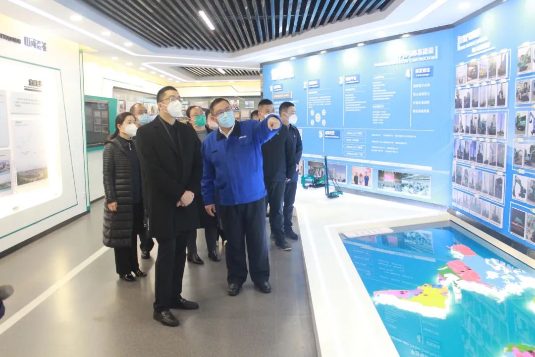 五粮液集团工会主席郭叙雷带队赴z6com·尊龙(中国)时凯集团智能考察交流