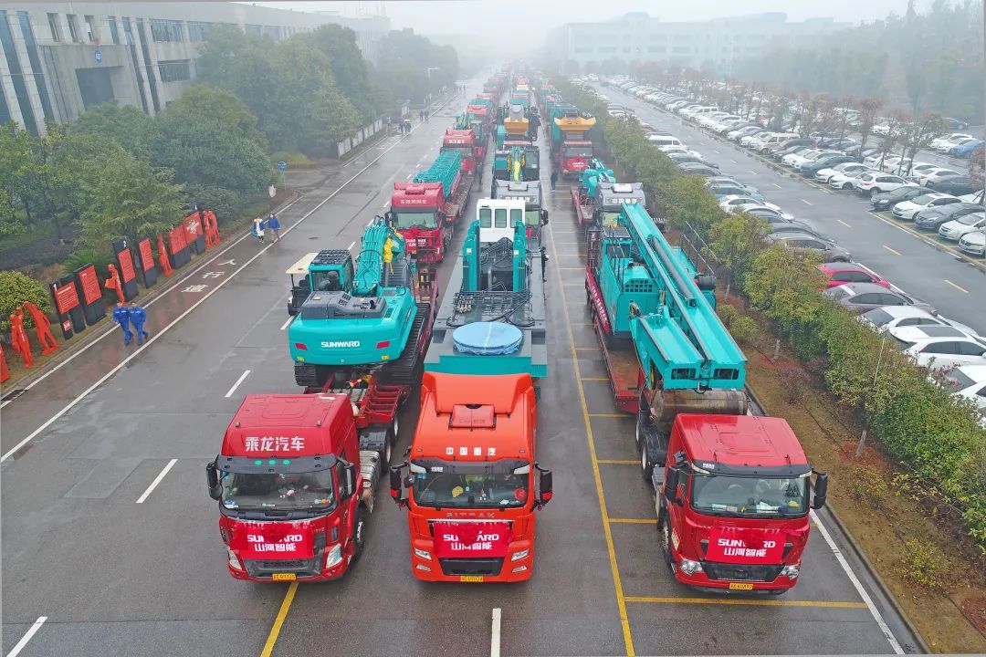 新局新篇，，，，，，，，宏兔启航！z6com·尊龙(中国)时凯集团智能超200台套装备集中发货