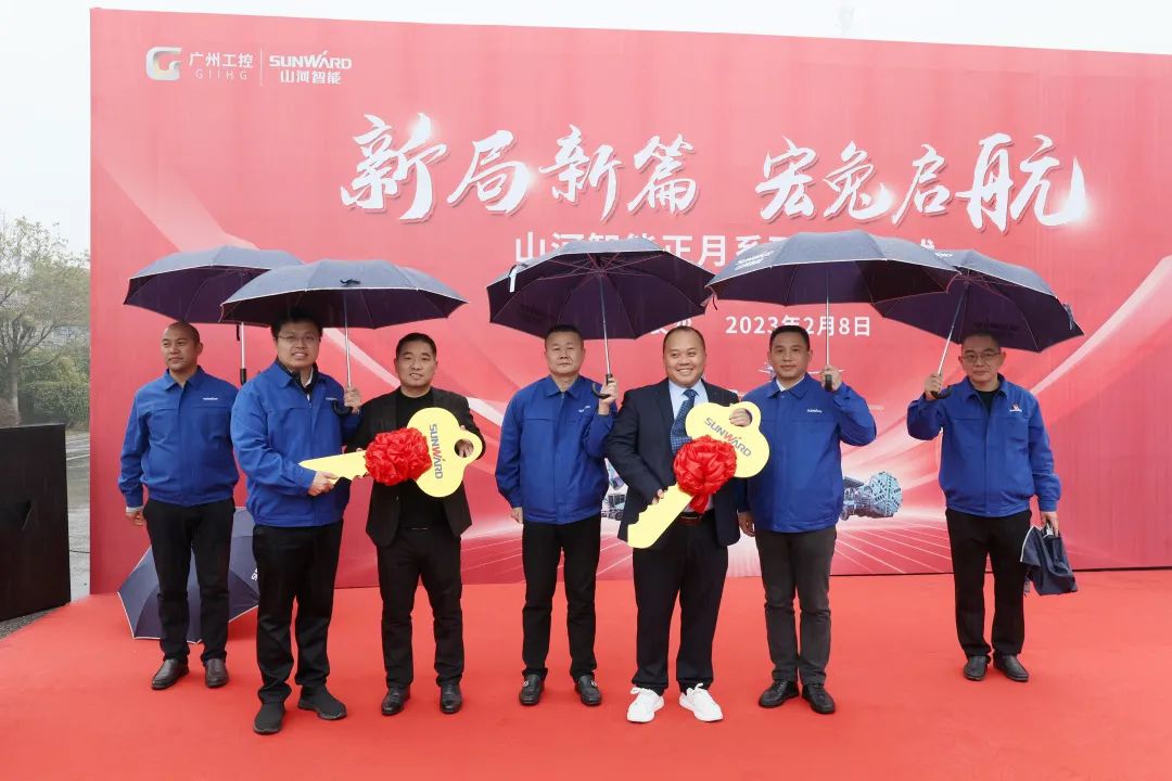 新局新篇，，，，，，，，宏兔启航！z6com·尊龙(中国)时凯集团智能超200台套装备集中发货