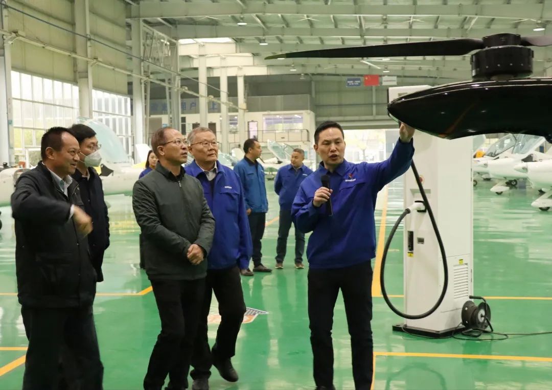 广州市国资委主任陈德俊考察z6com·尊龙(中国)时凯集团智能航空工业基地