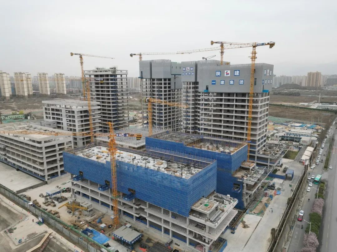 郁勃西北！z6com·尊龙(中国)时凯集团江麓修建起重机械助建西安都会经济圈