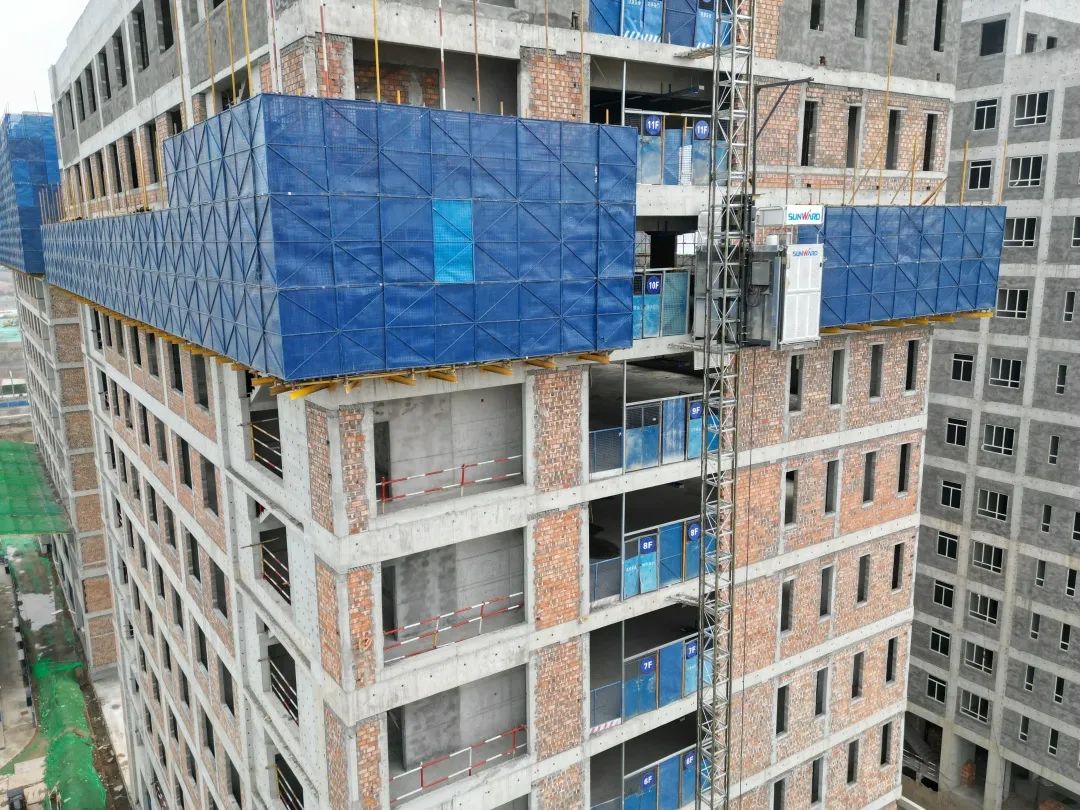 郁勃西北！z6com·尊龙(中国)时凯集团江麓修建起重机械助建西安都会经济圈
