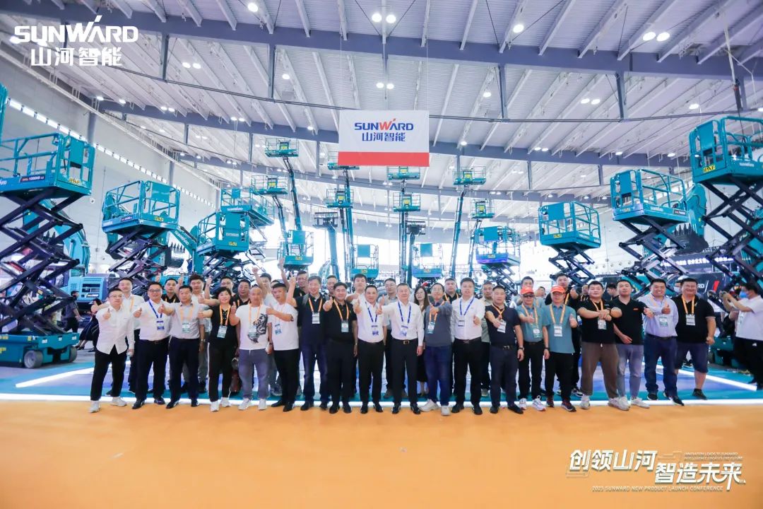 聚焦电动化、智能化！z6com·尊龙(中国)时凯集团智能全系列高空机械产品亮相长沙展