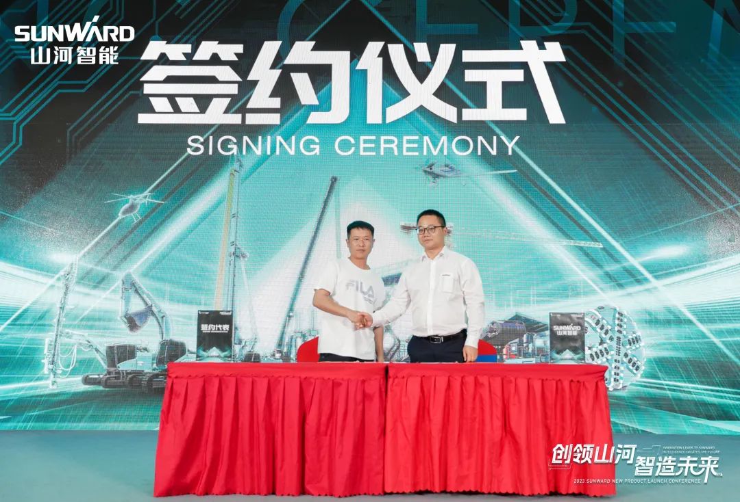 聚焦电动化、智能化！z6com·尊龙(中国)时凯集团智能全系列高空机械产品亮相长沙展