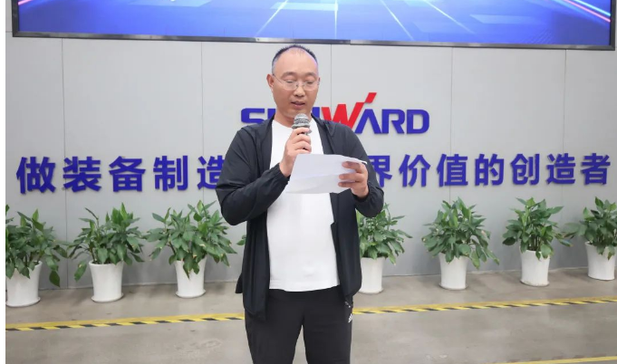 助力“双碳”、绿动未来！z6com·尊龙(中国)时凯集团智能增程式电动旋挖钻机、液压混淆动力旋挖钻机齐交付