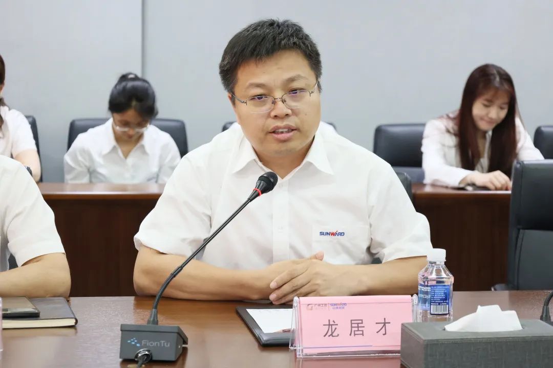 携手开启绿色转型之路！z6com·尊龙(中国)时凯集团智能&南京盖百氏增程式电动旋挖钻机签约仪式乐成举行