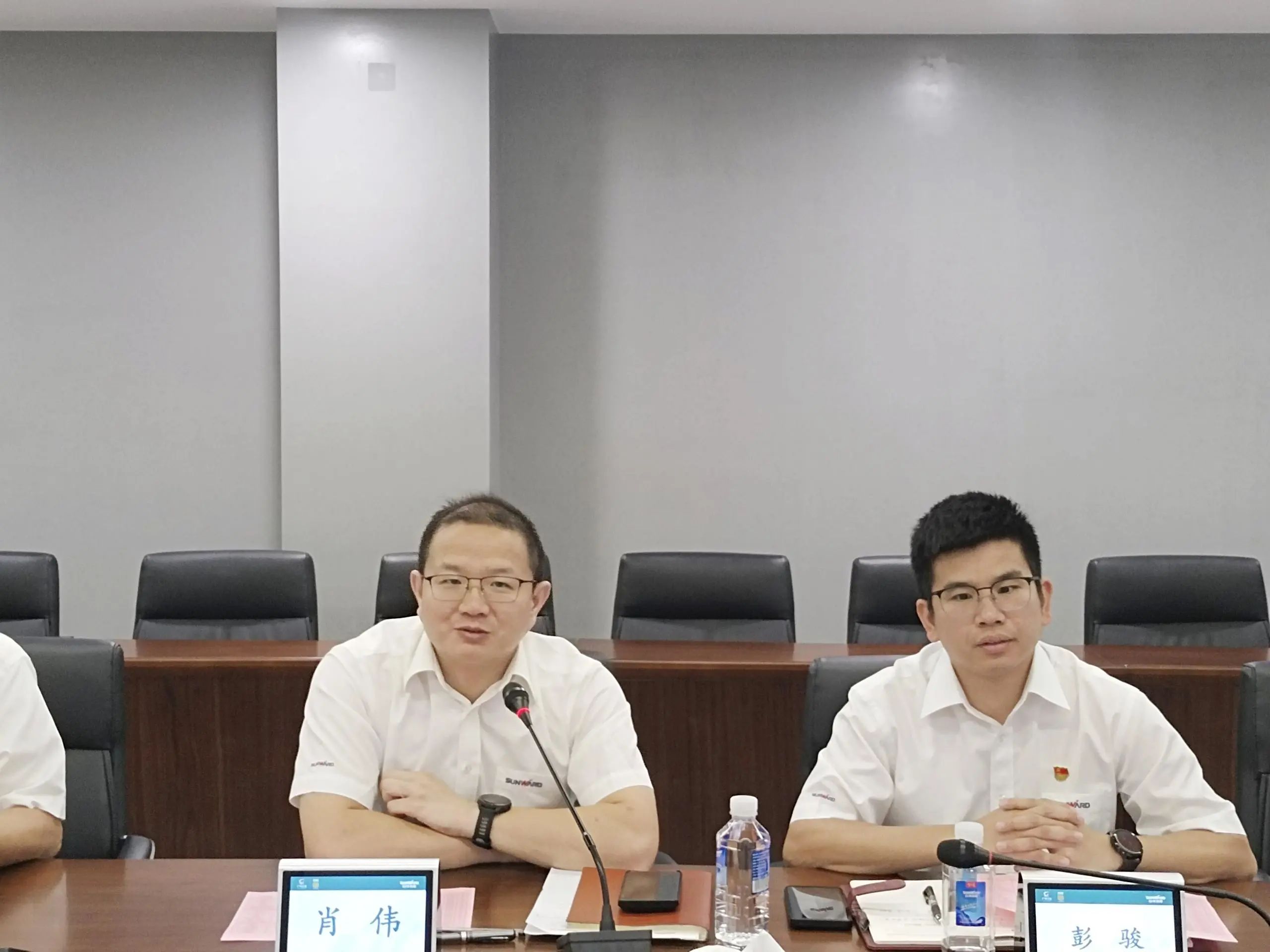 泛论心声，，，，，共话未来！这场应届结业生员工座谈会，，，，，很暖，，，，，很知心！