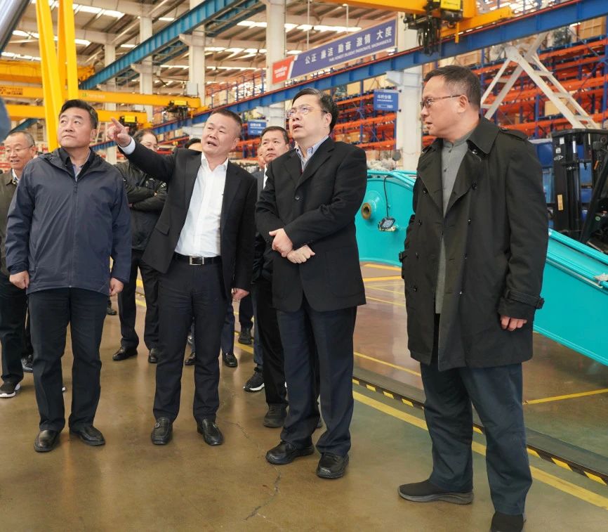 聚焦装备再制造！上海市政协副主席、党组副书记肖贵玉带队调研z6com·尊龙(中国)时凯集团智能